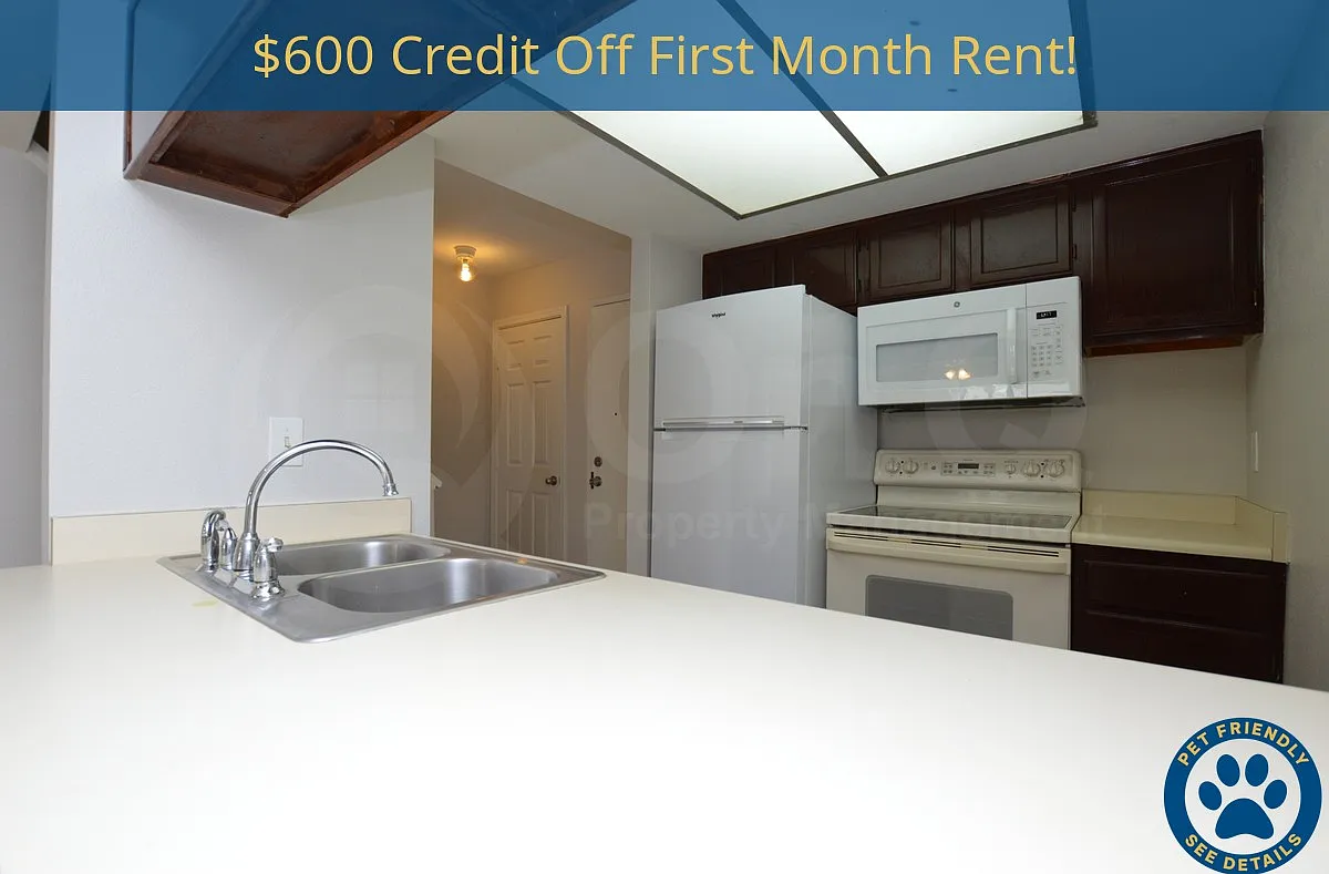 2 bed, 3.0 bath, 999 sqft, $999 — Photo 1