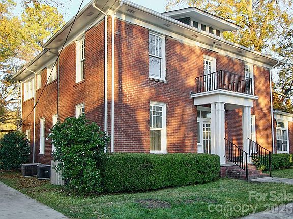 2nd image of 107 Pine St