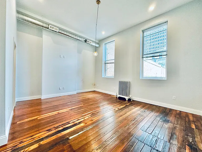 841 Chapel St — Photo 10
