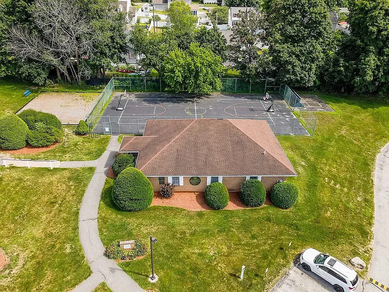 614 Elmwood Dr — Photo 12