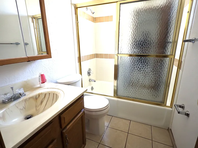 1633 Ebony Ave #1 — Photo 8