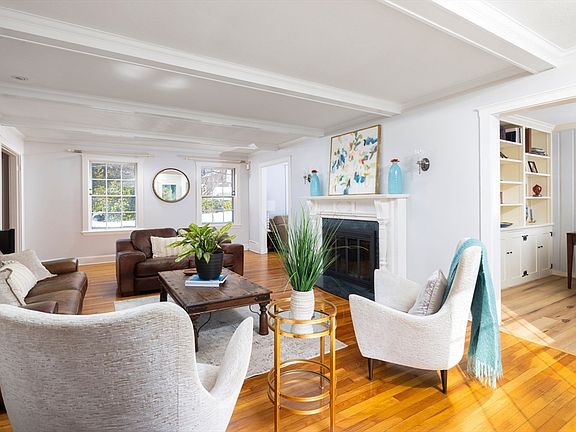 4th image of 18 Moffat Rd