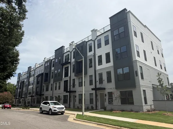 110 Byrum St #108, Cary, NC 27511