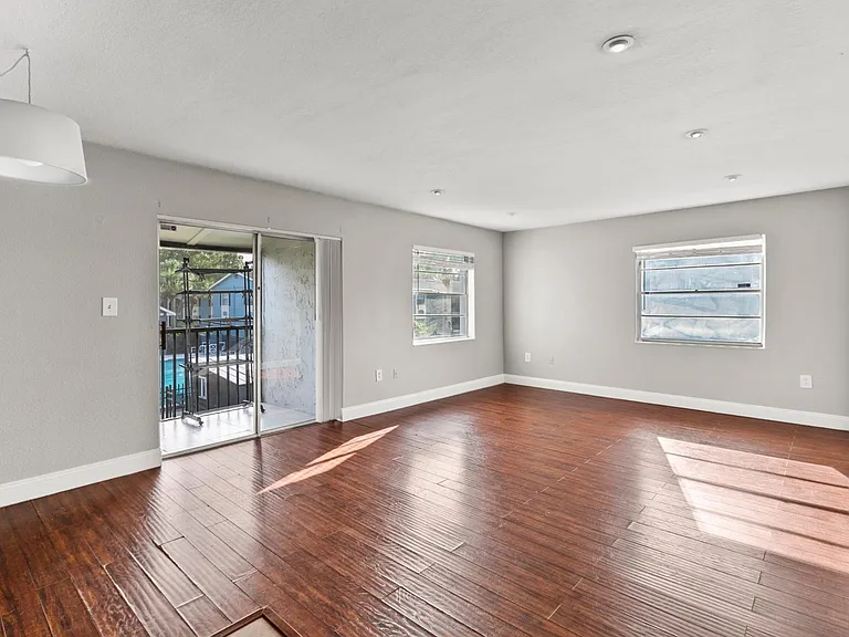 2547 N Alafaya Trl #92 — Photo 7