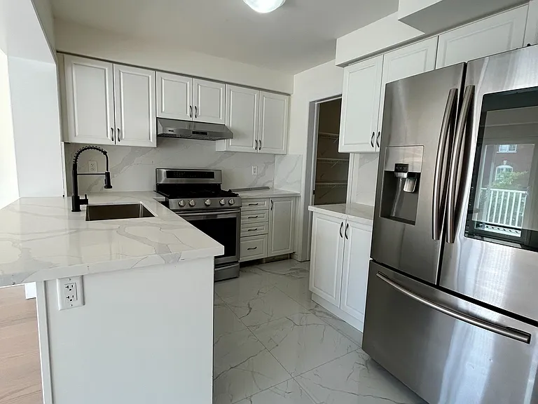 2464 Fall Harvest Cres — Photo 8