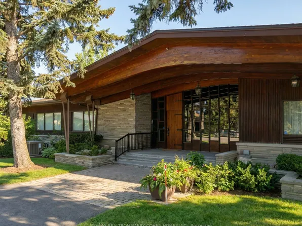 28 Daleberry Pl, Toronto, ON M3B 2A7