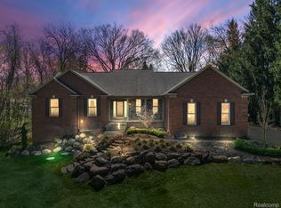 11170 Jonathan Ln, Romeo, MI 48065