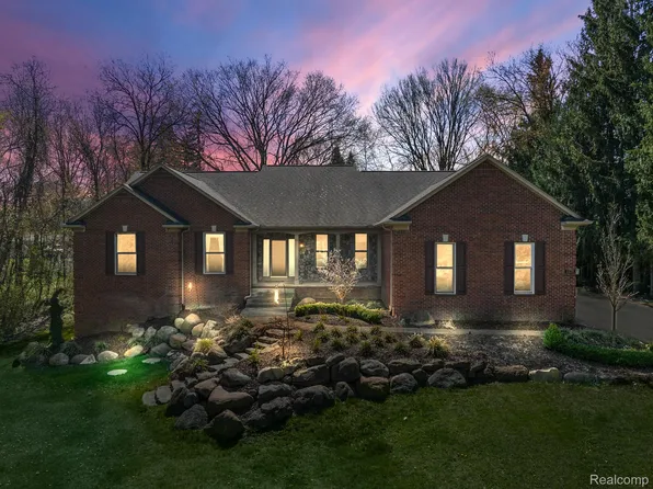 11170 Jonathan Ln, Romeo, MI 48065