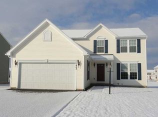 1463 Coral Dr, Farmington, NY 14425