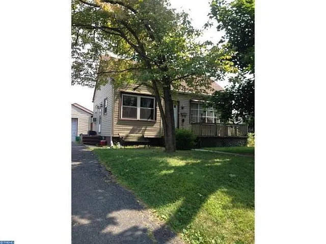 501 W Wyomissing Blvd photo 1