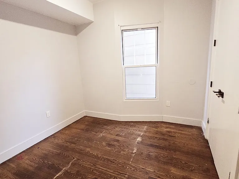 181 Clerk St #1A — Photo 8