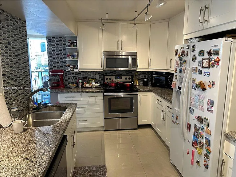 200 Leslie Dr #1128 — Photo 6