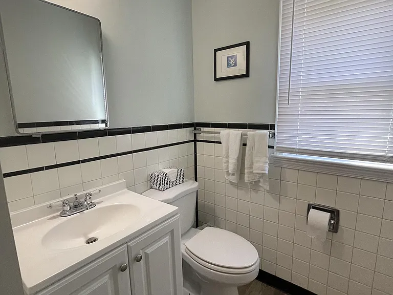 6062 Potomac Dr — Photo 8