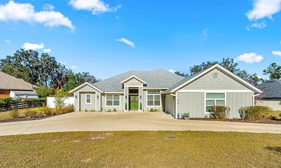 1st image of 479 NW SAVANNAH CIRCLE