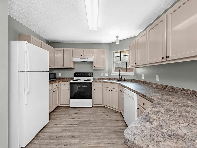 6707 Cedar Ridge Cir — Photo 10