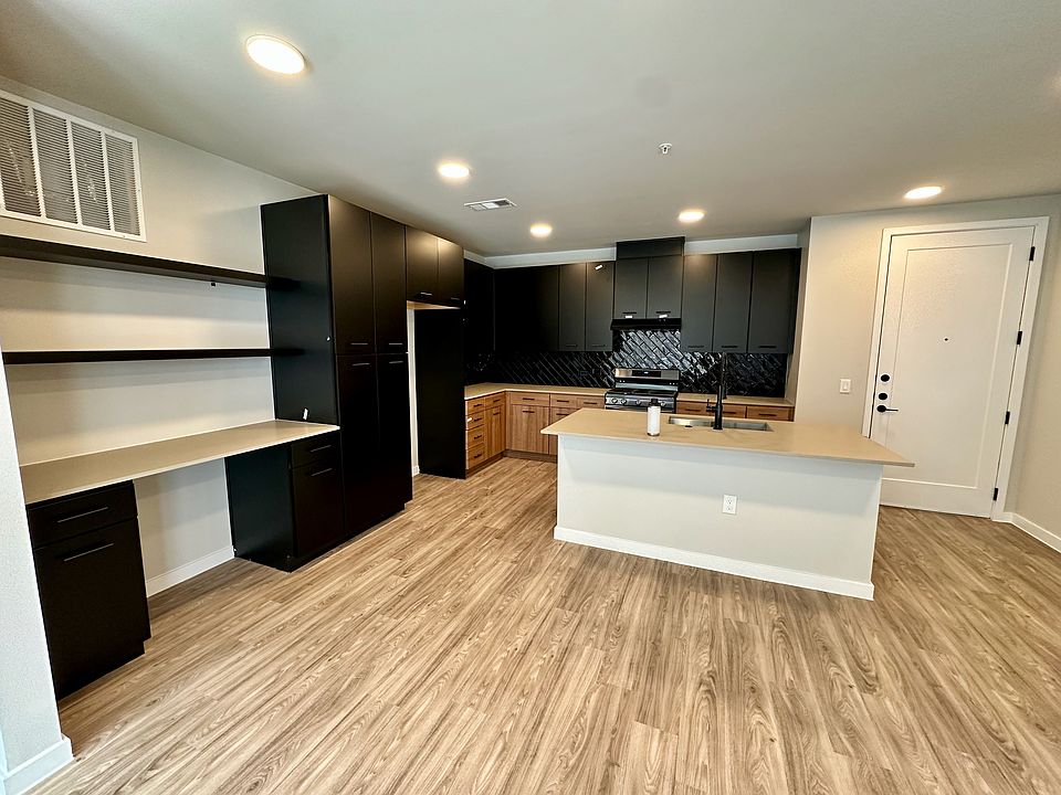 Kitchen & Office Desk.