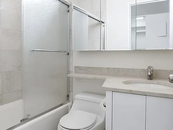 250 E 40th St APT 4D, New York, NY 10016
