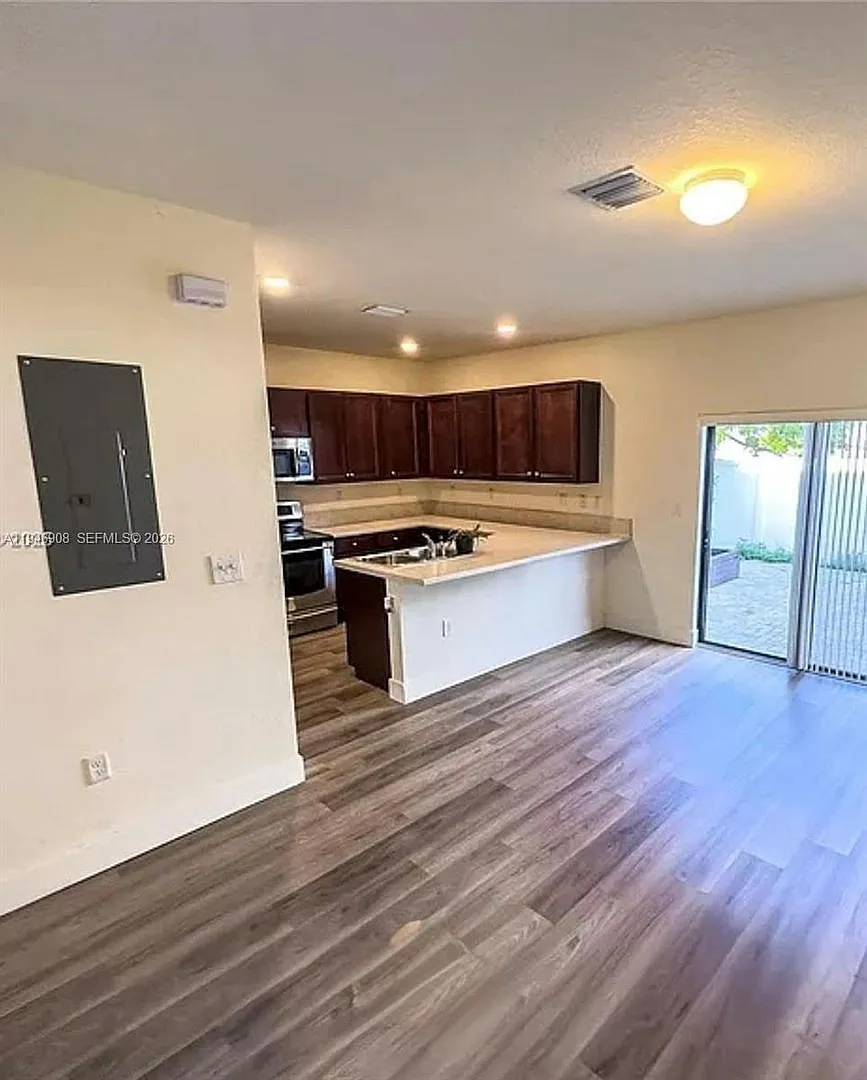 3349 W 105th Terrace 3349, Hialeah, FL 33018 — Photo 1