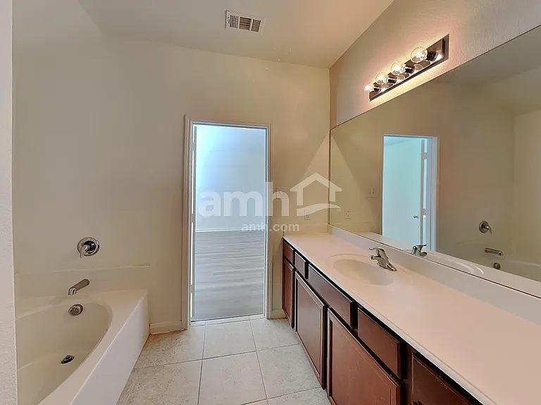 1623 Park Trails Blvd — Photo 15
