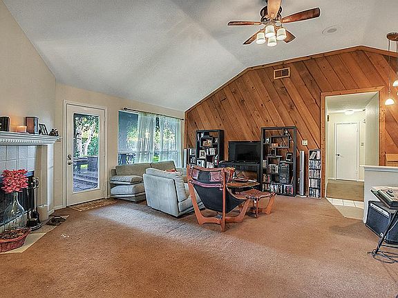 2nd image of 9707 Walnut Glen Dr