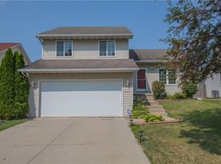 2524 Whispering Ridge Dr, Des Moines, IA 50320