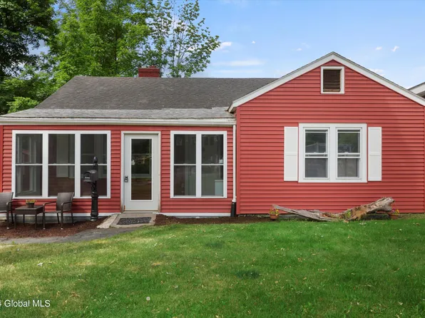 20 Gardner Terrace, Delmar, NY 12054