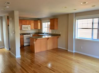 6521B 24th Ave NE, Seattle, WA 98115