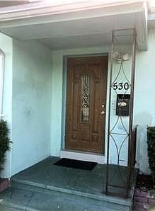 5th image of 530 NE 142nd St