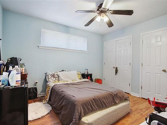 5th image of 3808-10 Alton St