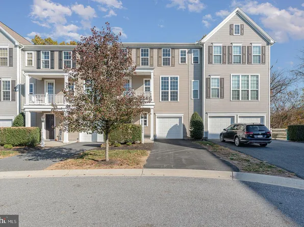 528 Rayburn Ct, Hummelstown, PA 17036