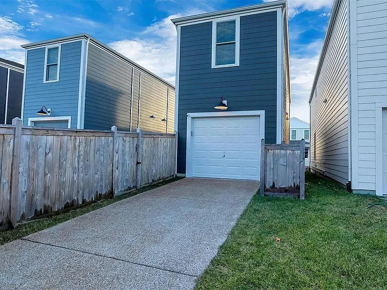 3612 Starkville St — Photo 3