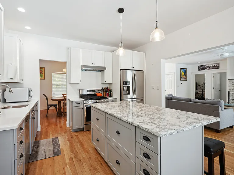 199 Shinnecock Hills Rd — Photo 11