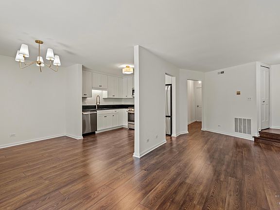 4th image of 1775 Gloucester Ct #3004