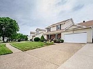 12005 Bay Run Dr, Worthington Hills, KY 40245