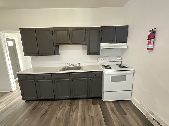 4th image of 124 Ann St Floor 2