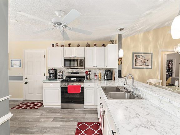 3rd image of 1270 Northbrook Pl