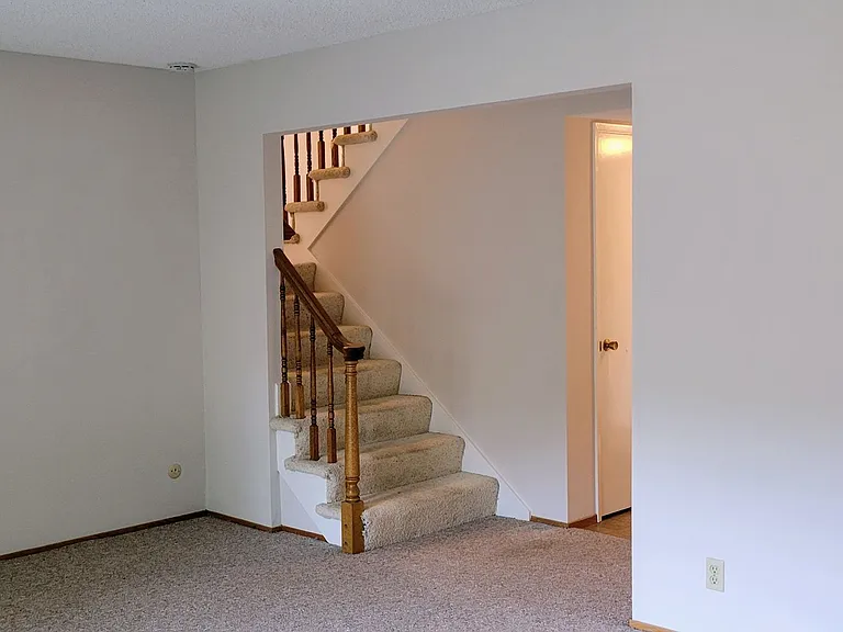 21940 Rucker Dr — Photo 7