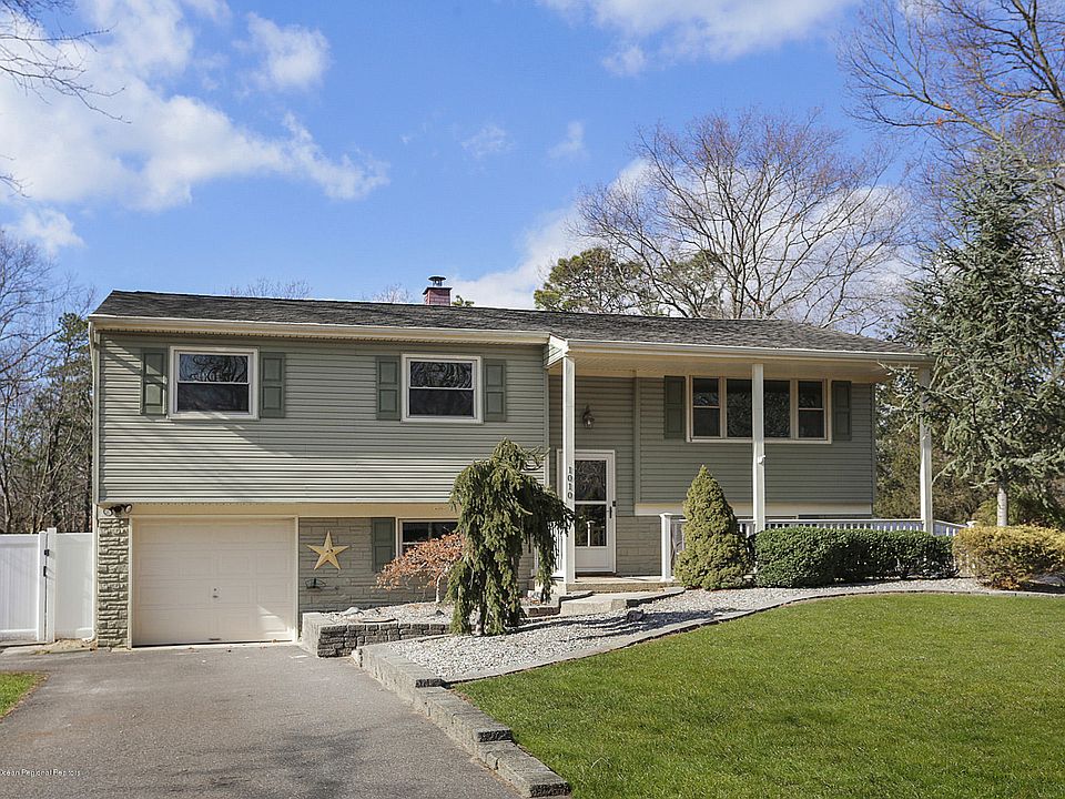 1st image of 1010 Amethyst Dr