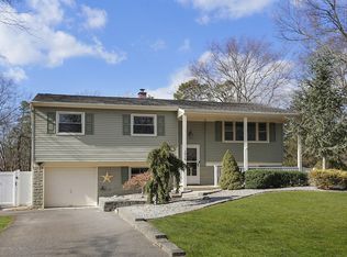 1010 Amethyst Dr, Toms River, NJ