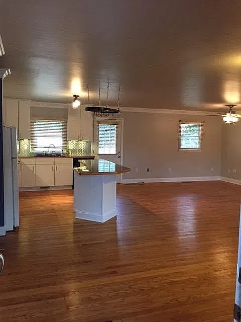 4 bed, 1644 sqft, $3,400 — Photo 4