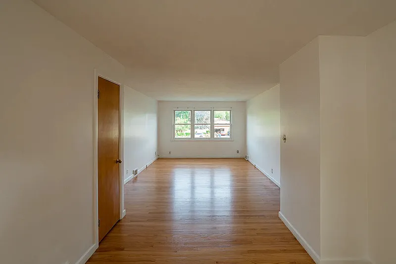 2 bed, 1.0 bath, 1000 sqft, $1,290 — Photo 3