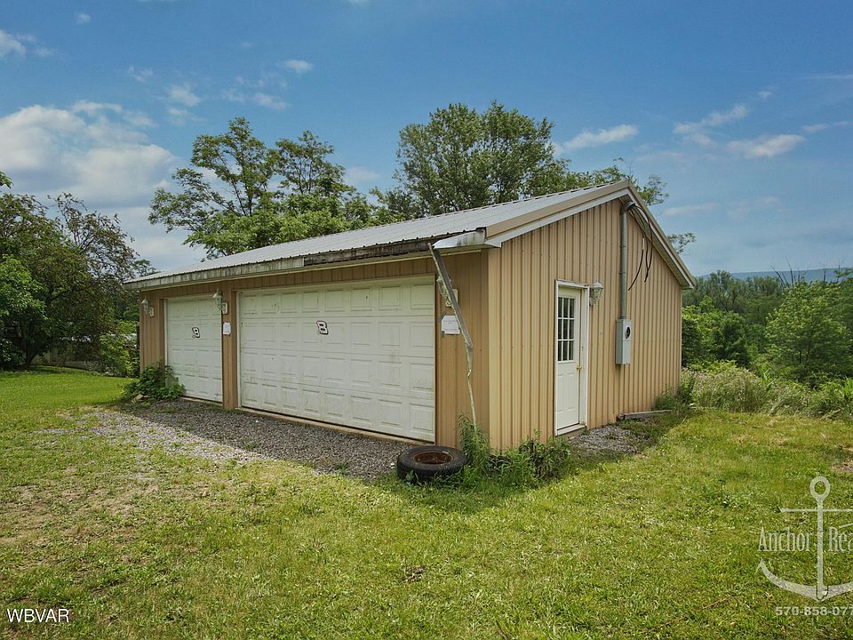 2nd image of 2390 Island Rd