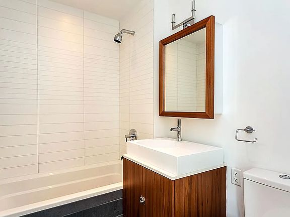 3rd image of 500 Sterling Pl APT 6G