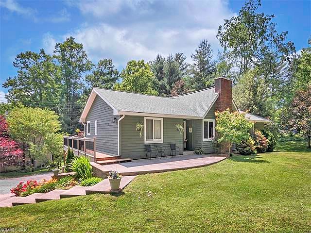 1st image of 8 Sunnycrest Dr