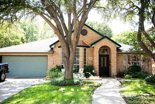 2421 Bonham Trl Photo 1