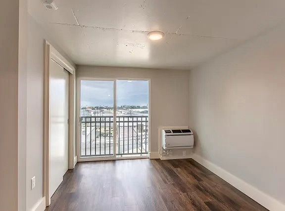 3rd image of 803 Waimanu St #615