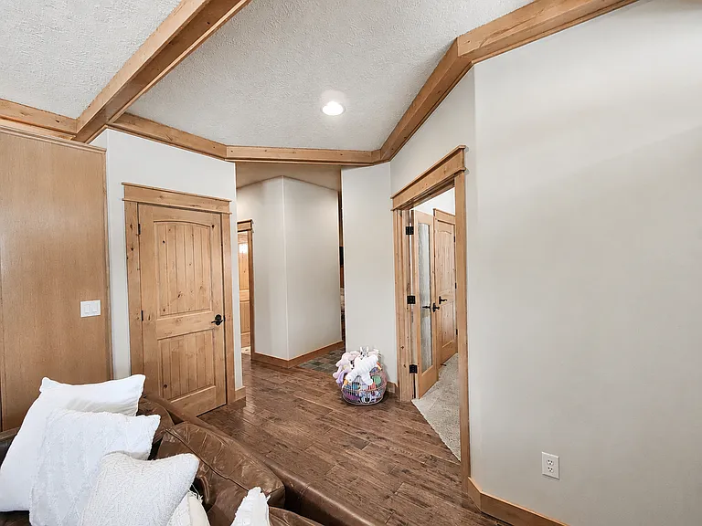 459 NW Broadway St — Photo 6