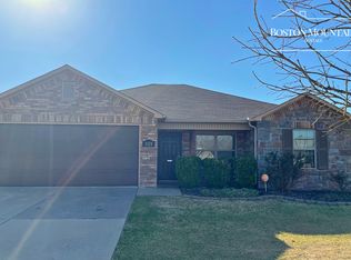 1121 S Apollo Dr, Fayetteville, AR 72701