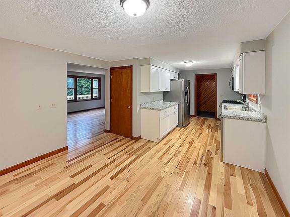 5th image of 192 East Cobble Hill Road