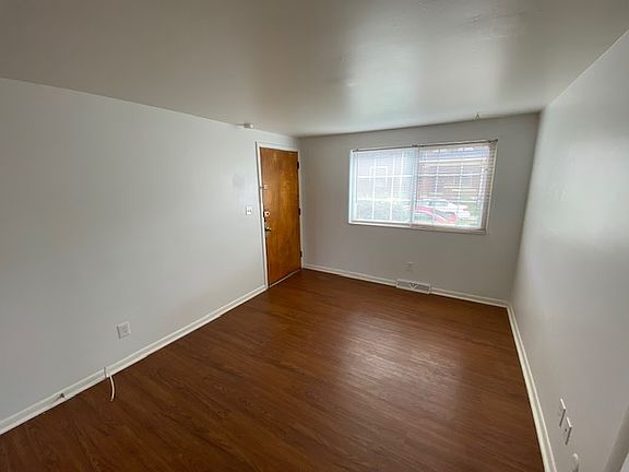 4th image of 468A Elsmere St
